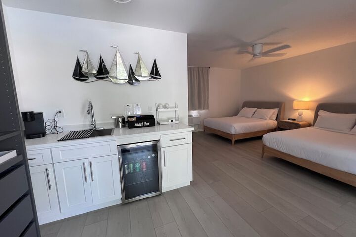 Wainscott Woods Retreat