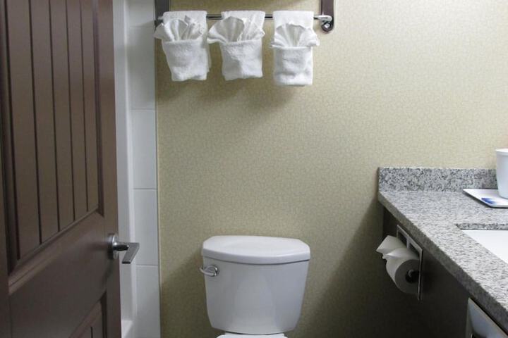 Room 30 of 34