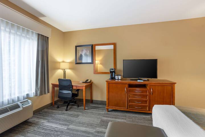 Best Western Plus University Park Inn & Suites