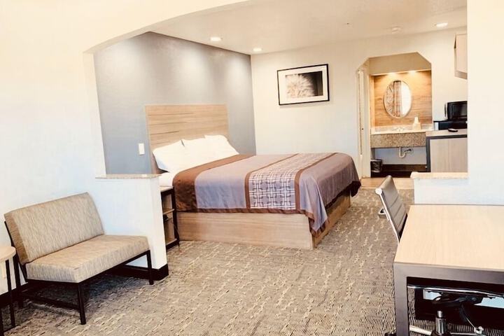 Sunrise Inn & Suites