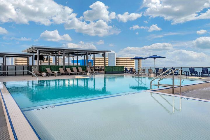 Cambria Hotel St. Petersburg-Madeira Beach Marina