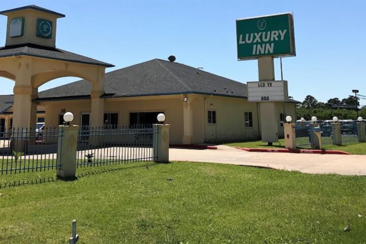 Luxury Inn & Suites Liberty