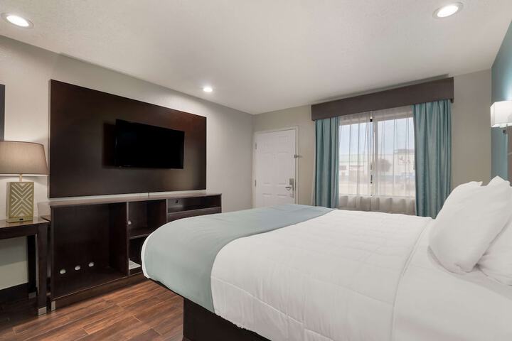 Room 9 of 26