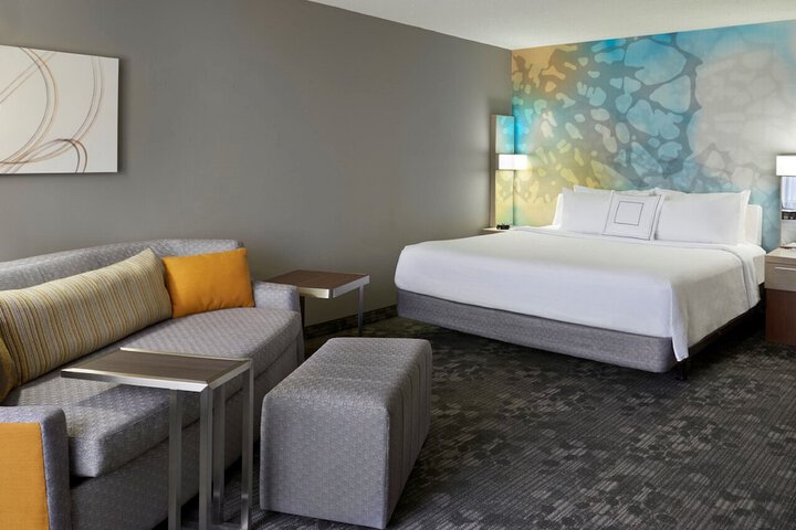 Room 15 of 37