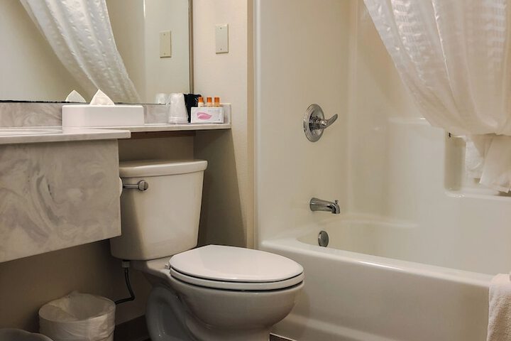 Room 16 of 36