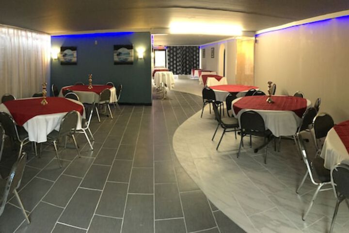 Ballroom/Hall 103 of 118