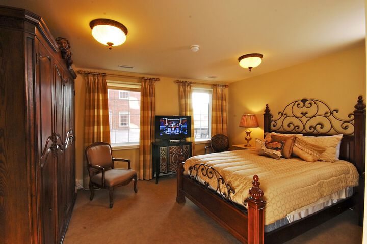 Room 35 of 71