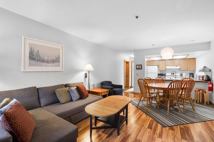 Room 105 of 190
