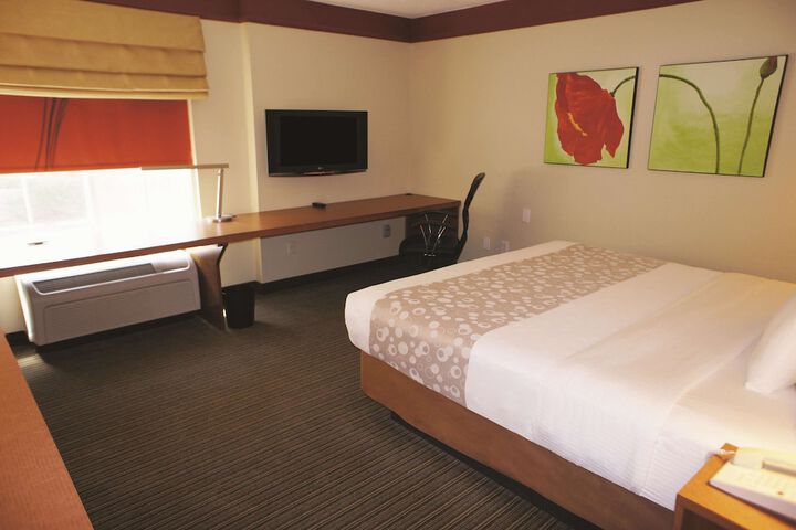 Room 27 of 44