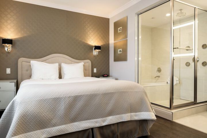 Room 10 of 29
