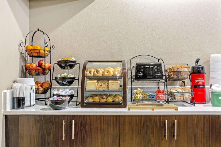 Breakfast/Coffee Service 36 of 41