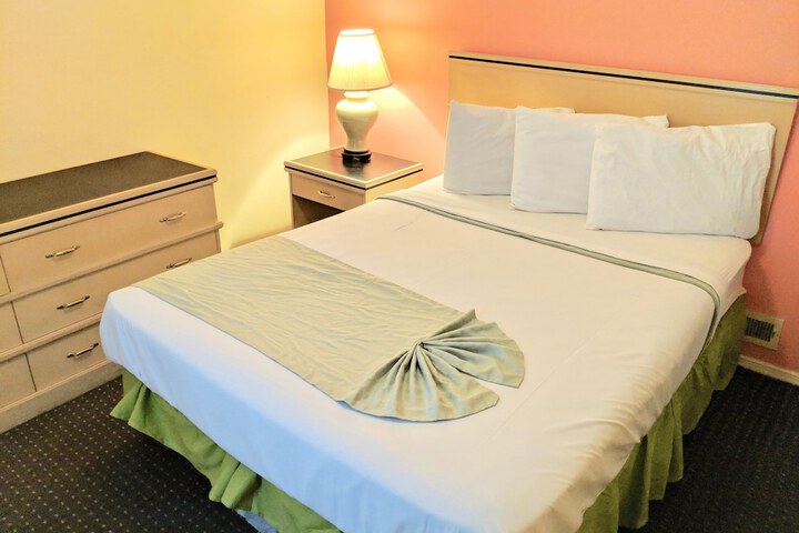 Room 40 of 61