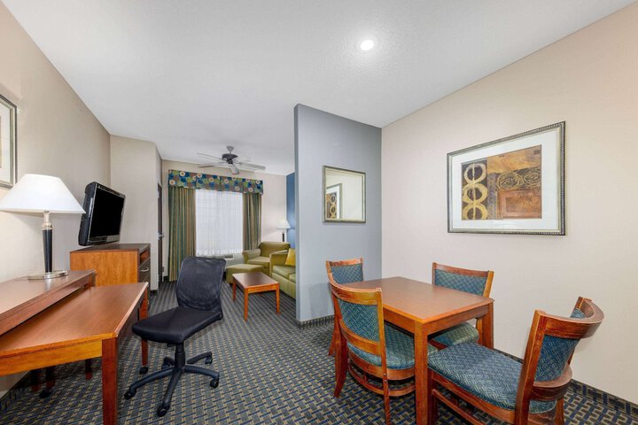 Room 18 of 36