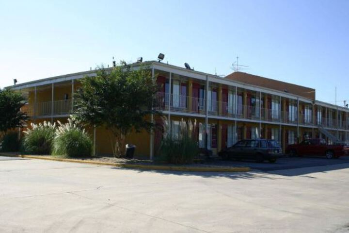 Hotel 10 of 13