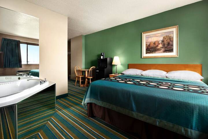 Room 14 of 20