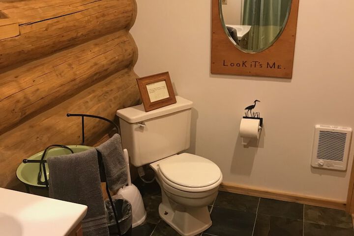 Room 7 of 12