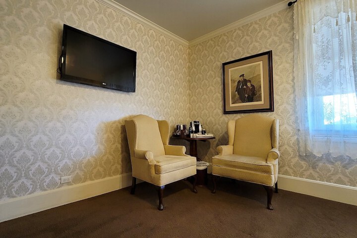 Room 89 of 104