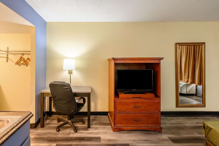 Room 19 of 33