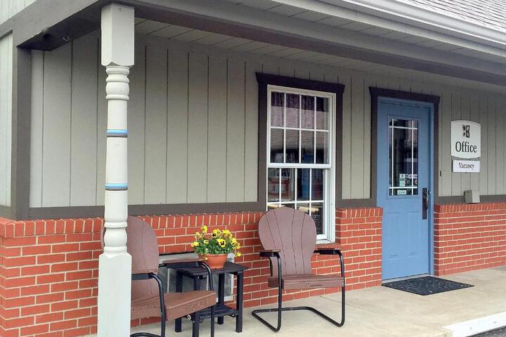 Berlin Village Inn