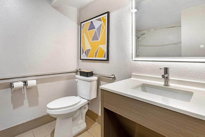 Comfort Inn & Suites Sacramento - University Area