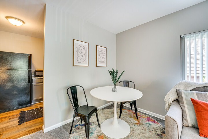 Pet-friendly Vacation Rental Apt Near Bishop Park!