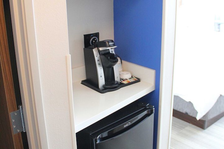 Holiday Inn Express & Suites Eau Claire West I-94 by IHG
