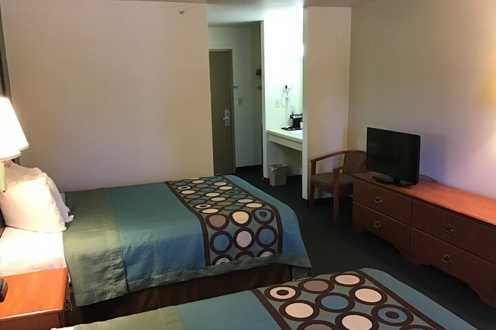 Room 18 of 43