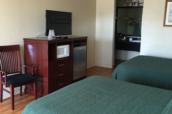 Room 19 of 33