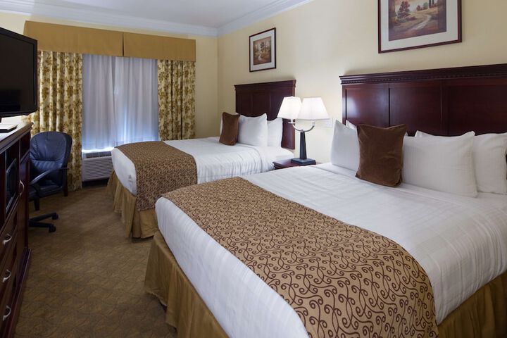 Room 10 of 27