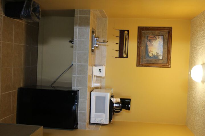 Room 16 of 105
