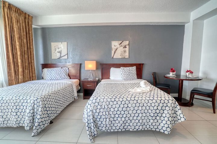 Room 100 of 242