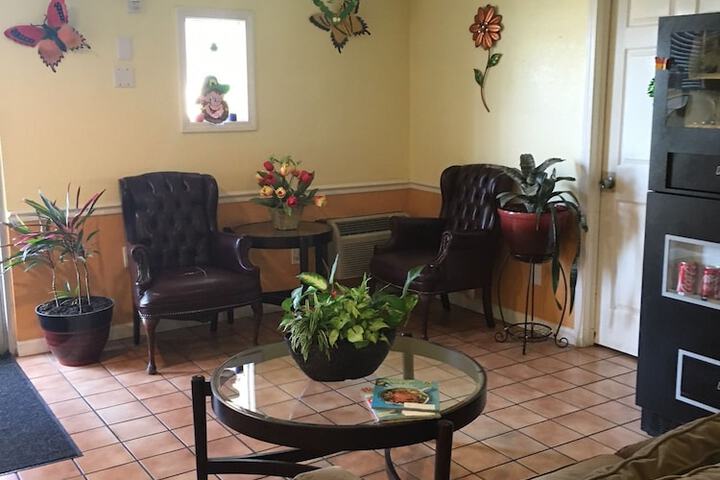 Regency Inn & Suites