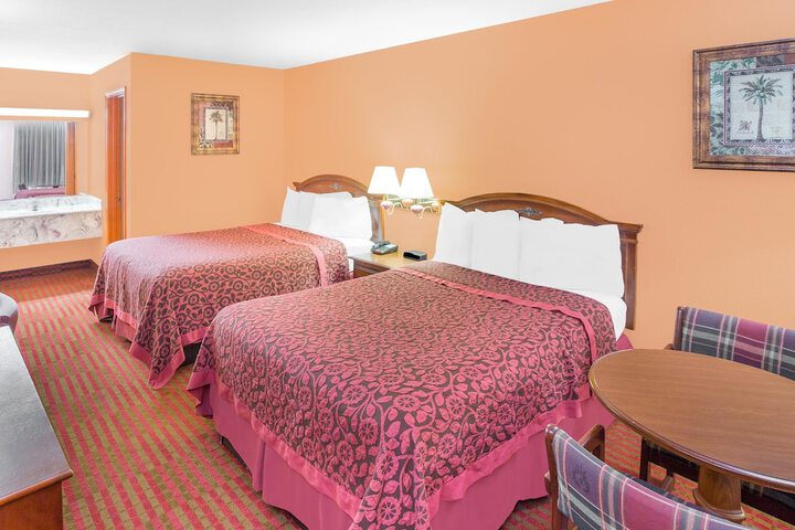 Room 13 of 36