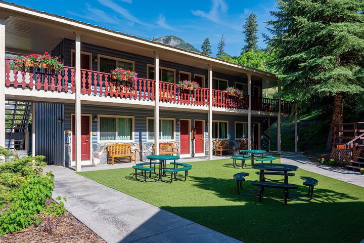 Hotel 5 of 51