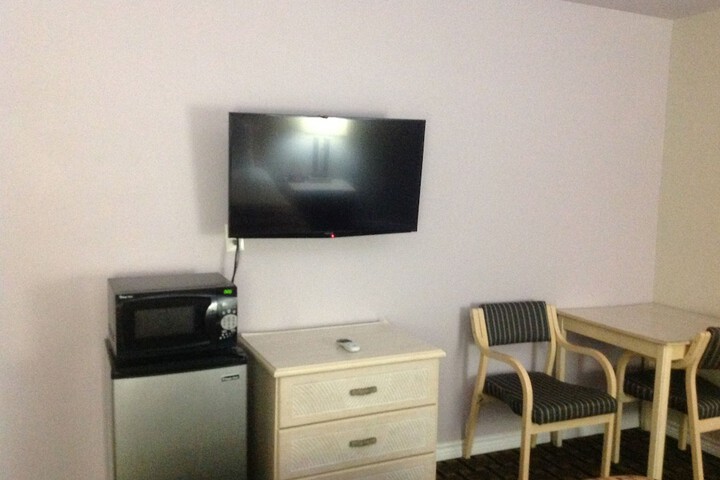 Room 11 of 18