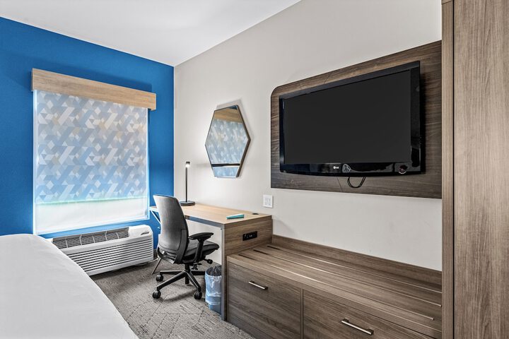 Holiday Inn Express Hotel & Suites Carneys Point by IHG