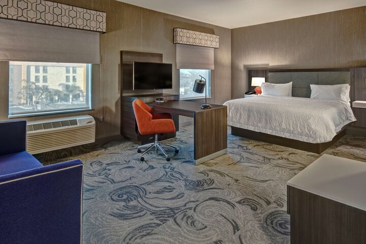 Room 12 of 32