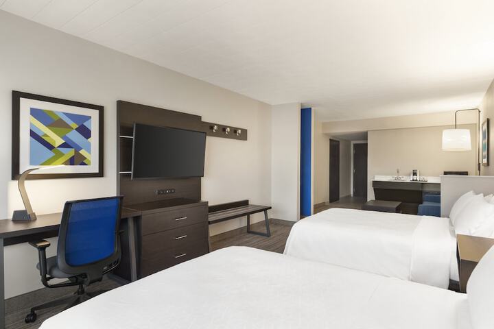 Room 12 of 37