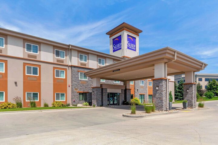 Hotel 7 of 65