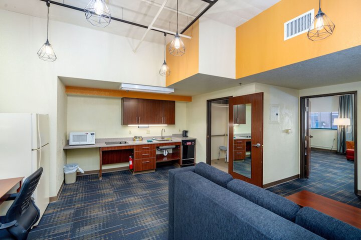 Room 44 of 74