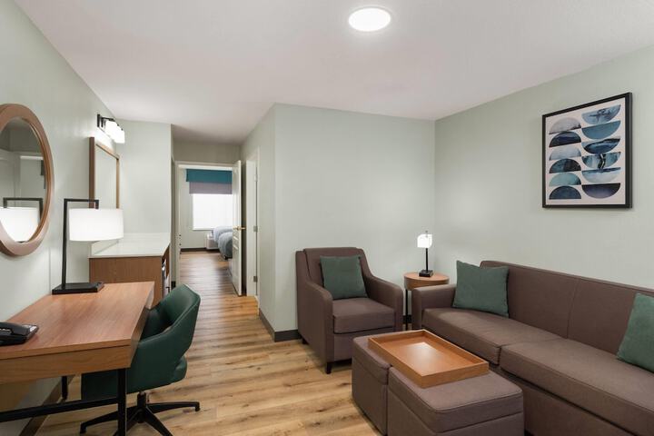 Wingate Suites by Wyndham Mansfield