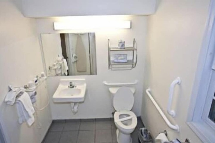 Room 7 of 20