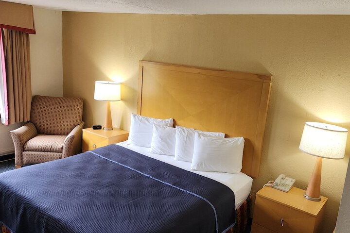 Room 8 of 41