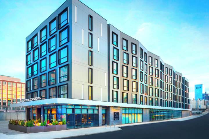 Hotel 3 of 65
