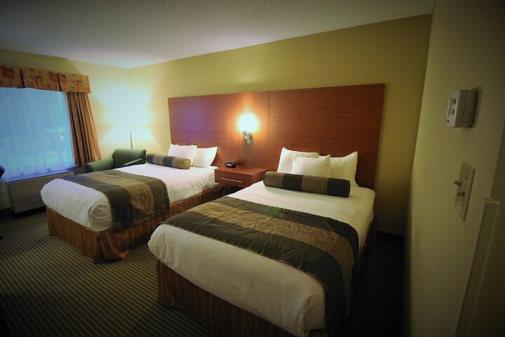 Room 12 of 108