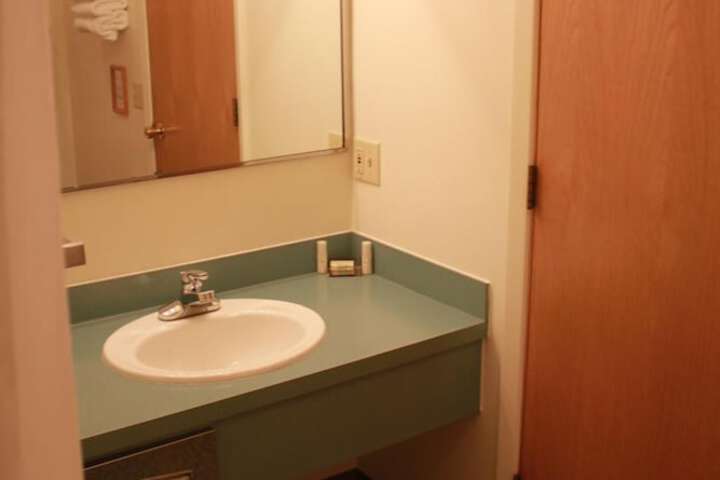 Room 8 of 24