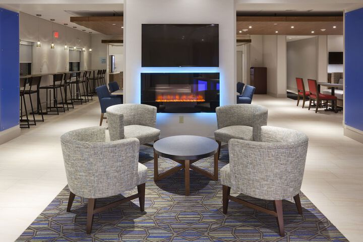Holiday Inn Express Roseville-St. Paul by IHG