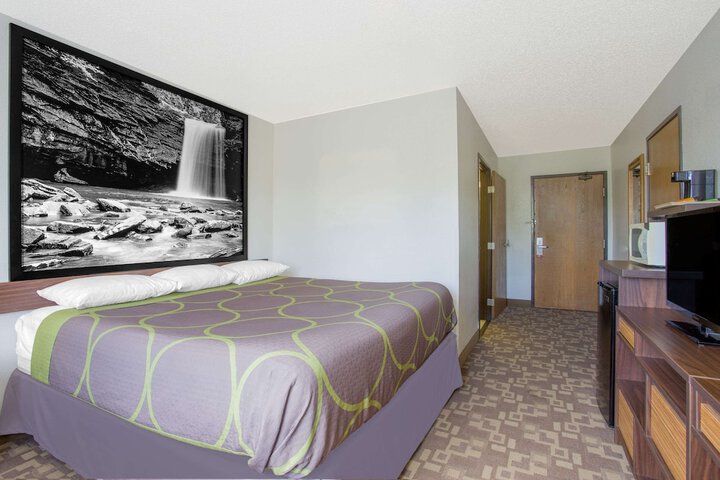Room 10 of 21