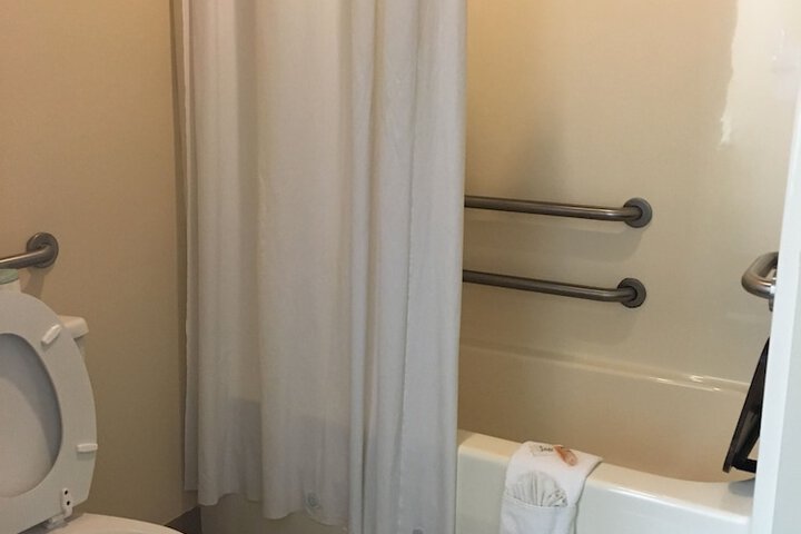 Room 17 of 19