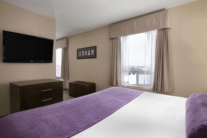 Room 12 of 34
